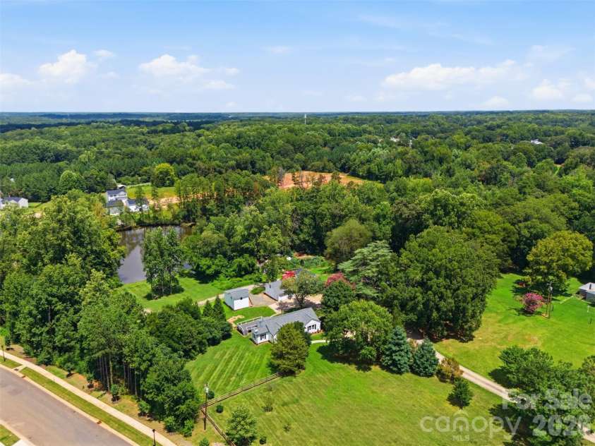 10814 Moores Chapel Road, Charlotte, NC 28214.  MLS# CAR4412287, YatesRealty ID 43207. 