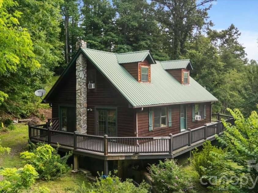 149 Charlie Mac Drive, Burnsville, NC 28714.  MLS# CAR4411134, YatesRealty ID 43209. 