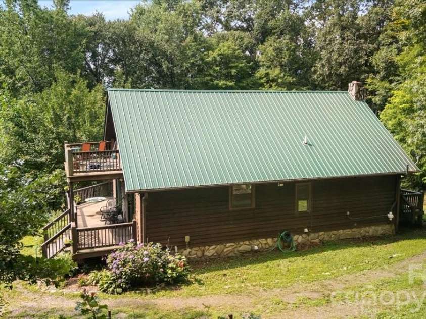 149 Charlie Mac Drive, Burnsville, NC 28714.  MLS# CAR4411134, YatesRealty ID 43209. 