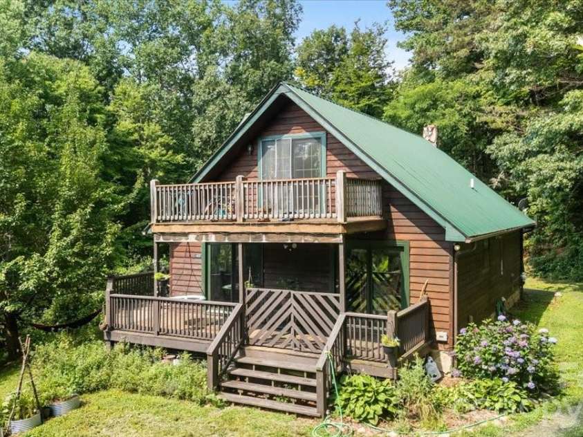 149 Charlie Mac Drive, Burnsville, NC 28714.  MLS# CAR4411134, YatesRealty ID 43209. 