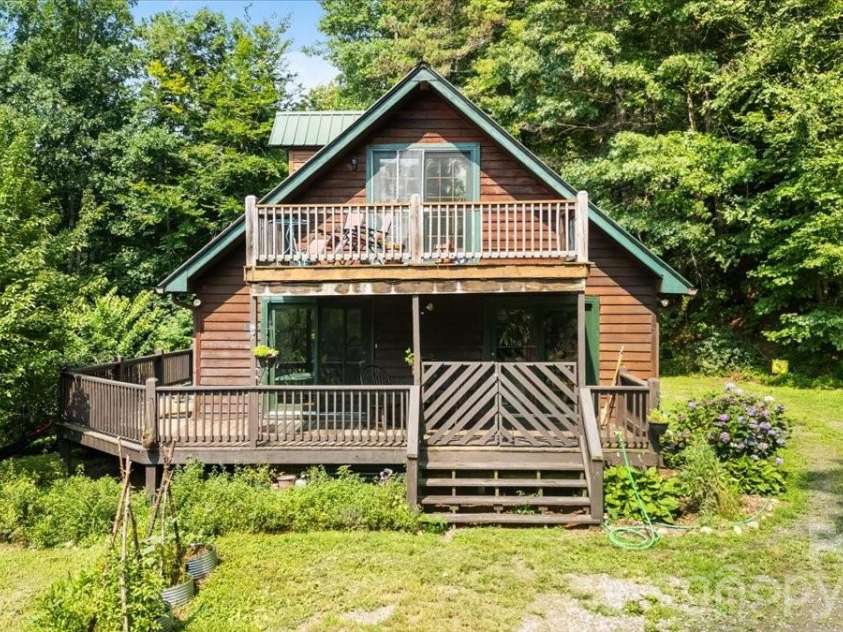 149 Charlie Mac Drive, Burnsville, NC 28714.  MLS# CAR4411134, YatesRealty ID 43209. 
