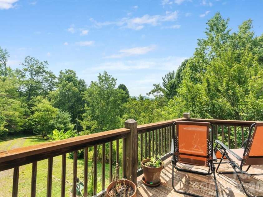 149 Charlie Mac Drive, Burnsville, NC 28714.  MLS# CAR4411134, YatesRealty ID 43209. 