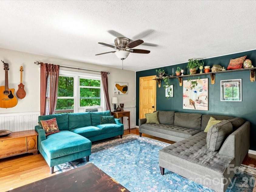 149 Charlie Mac Drive, Burnsville, NC 28714.  MLS# CAR4411134, YatesRealty ID 43209. 
