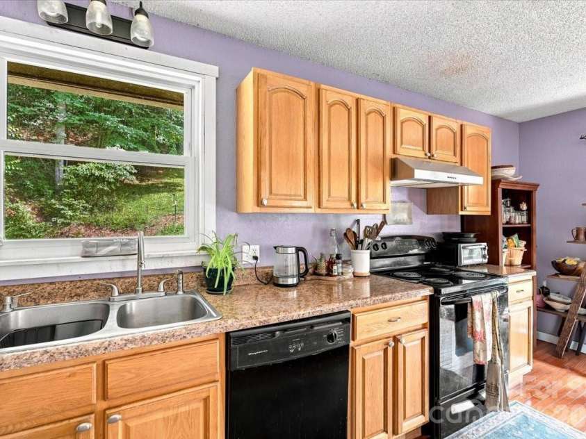 149 Charlie Mac Drive, Burnsville, NC 28714.  MLS# CAR4411134, YatesRealty ID 43209. 