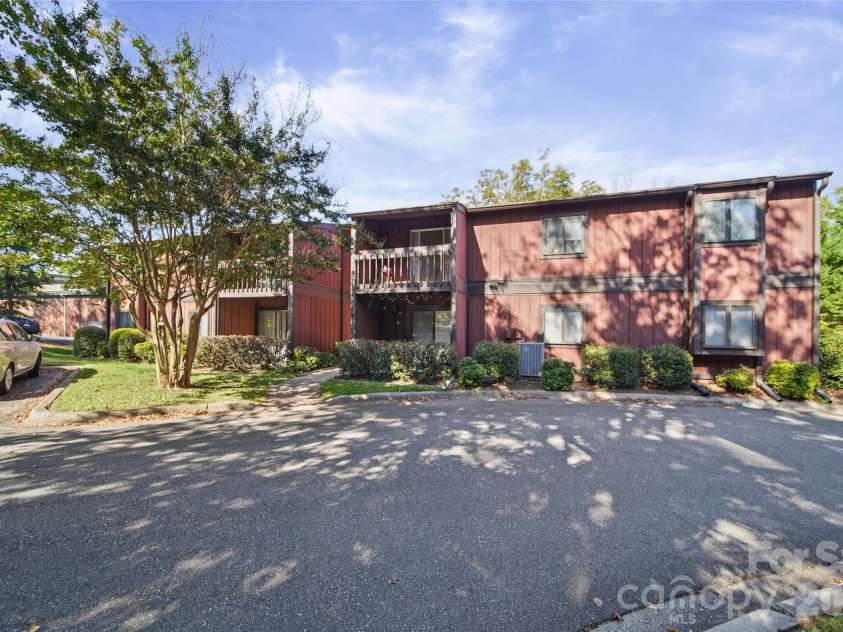 47 Edgewood Avenue, Concord, NC 28025.  MLS# CAR4434073, YatesRealty ID 4321. 