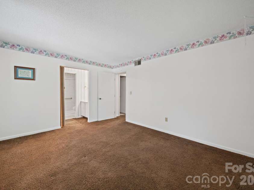 47 Edgewood Avenue, Concord, NC 28025.  MLS# CAR4434073, YatesRealty ID 4321. 