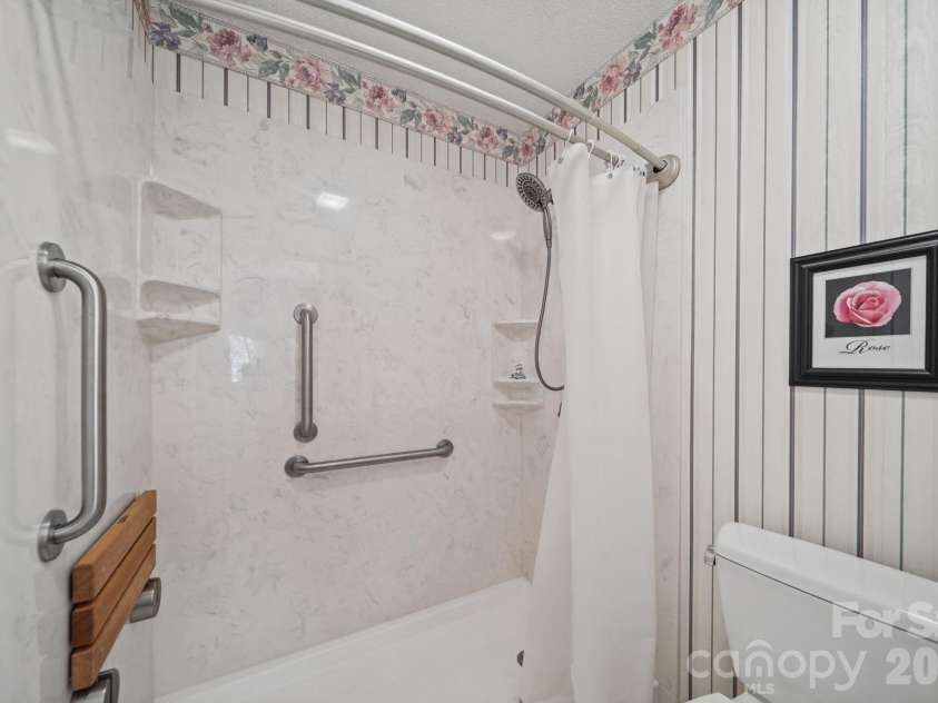 47 Edgewood Avenue, Concord, NC 28025.  MLS# CAR4434073, YatesRealty ID 4321. 