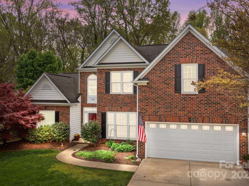 7710 Epping Forest Drive, Huntersville, NC 28078.  MLS# CAR4241422, YatesRealty ID 4321. 