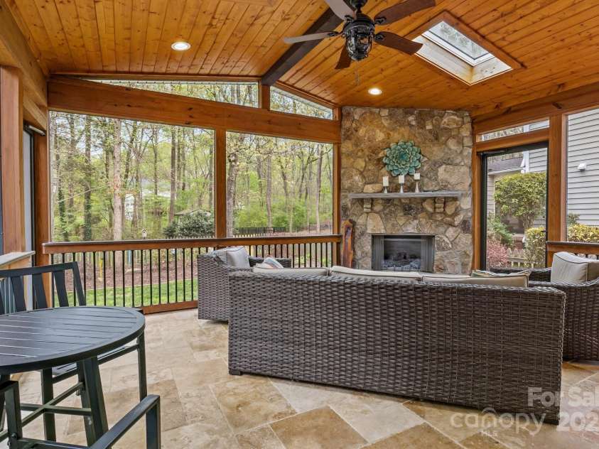 7710 Epping Forest Drive, Huntersville, NC 28078.  MLS# CAR4241422, YatesRealty ID 4321. 