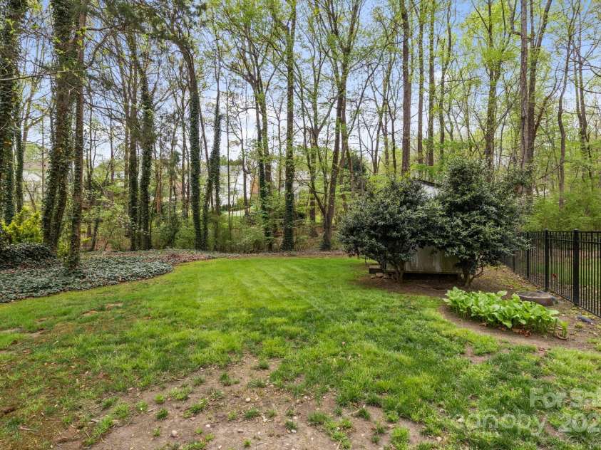 7710 Epping Forest Drive, Huntersville, NC 28078.  MLS# CAR4241422, YatesRealty ID 4321. 