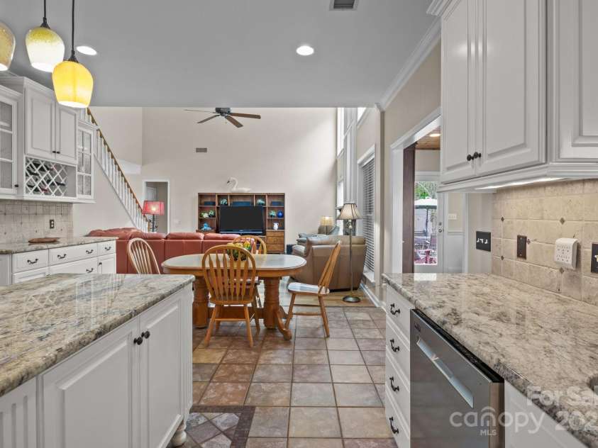 7710 Epping Forest Drive, Huntersville, NC 28078.  MLS# CAR4241422, YatesRealty ID 4321. 