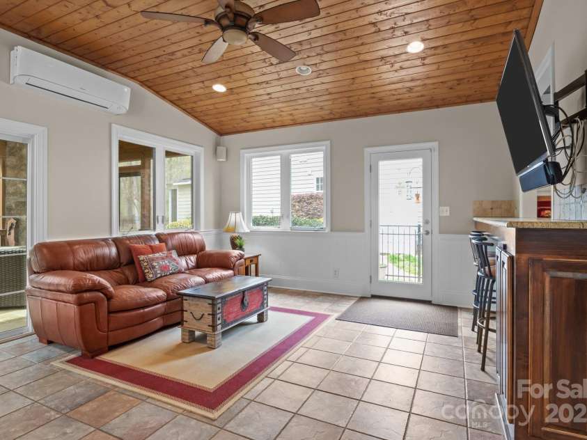 7710 Epping Forest Drive, Huntersville, NC 28078.  MLS# CAR4241422, YatesRealty ID 4321. 