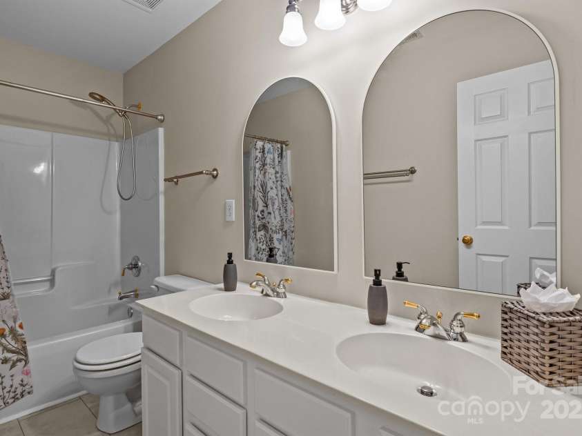 7710 Epping Forest Drive, Huntersville, NC 28078.  MLS# CAR4241422, YatesRealty ID 4321. 