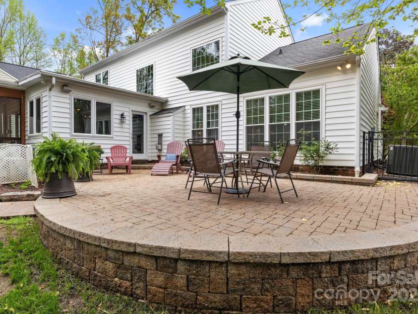7710 Epping Forest Drive, Huntersville, NC 28078.  MLS# CAR4241422, YatesRealty ID 4321. 