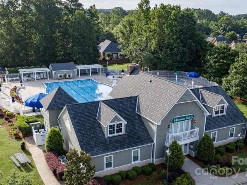 7710 Epping Forest Drive, Huntersville, NC 28078.  MLS# CAR4241422, YatesRealty ID 4321. 