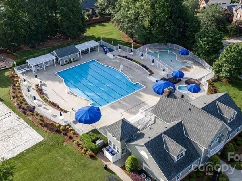 7710 Epping Forest Drive, Huntersville, NC 28078.  MLS# CAR4241422, YatesRealty ID 4321. 