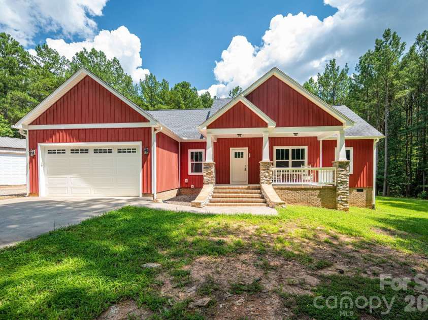 511 Carter Trail, Lincolnton, NC 28092.  MLS# CAR4413142, YatesRealty ID 43210. 