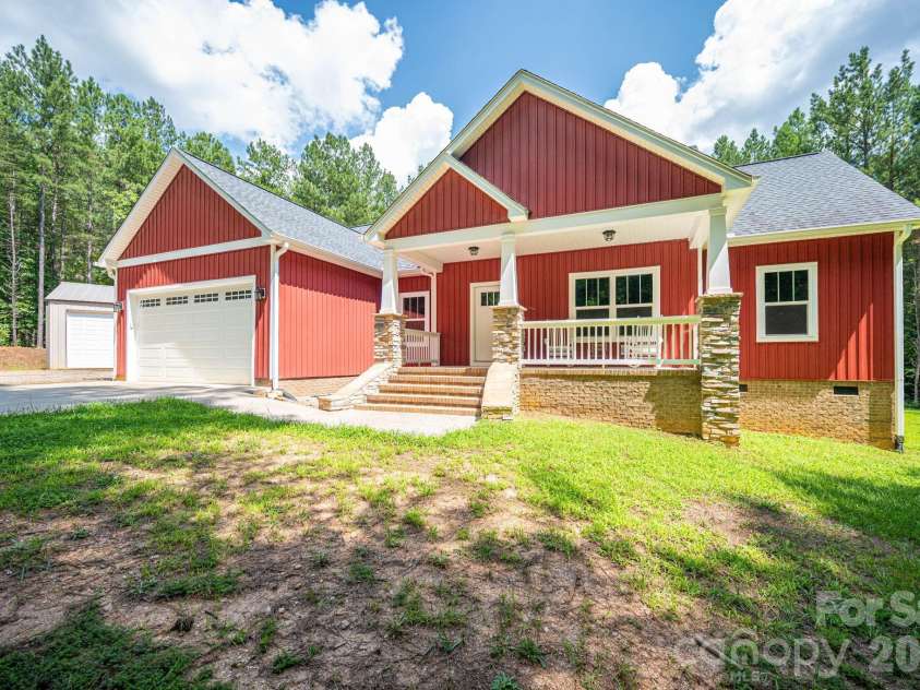 511 Carter Trail, Lincolnton, NC 28092.  MLS# CAR4413142, YatesRealty ID 43210. 