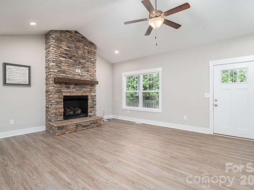511 Carter Trail, Lincolnton, NC 28092.  MLS# CAR4413142, YatesRealty ID 43210. 