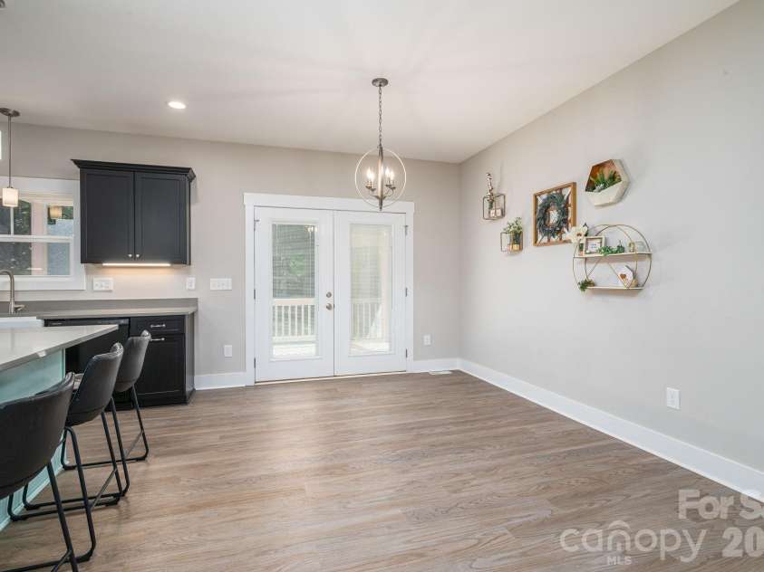 511 Carter Trail, Lincolnton, NC 28092.  MLS# CAR4413142, YatesRealty ID 43210. 