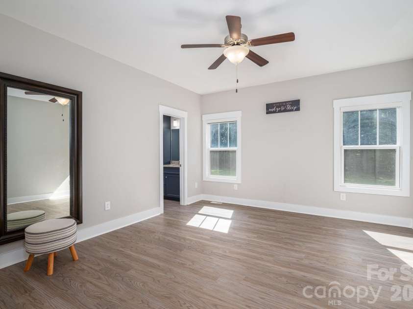 511 Carter Trail, Lincolnton, NC 28092.  MLS# CAR4413142, YatesRealty ID 43210. 