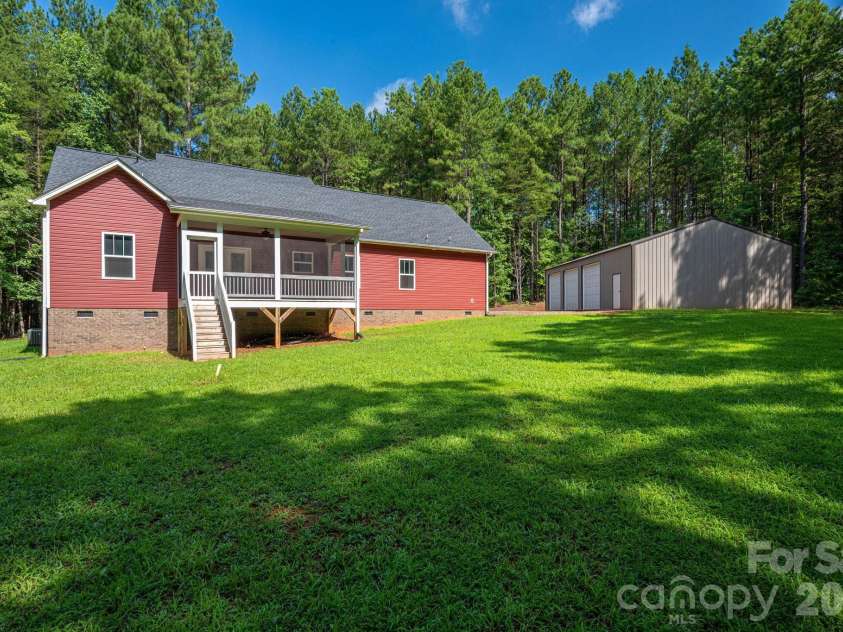 511 Carter Trail, Lincolnton, NC 28092.  MLS# CAR4413142, YatesRealty ID 43210. 