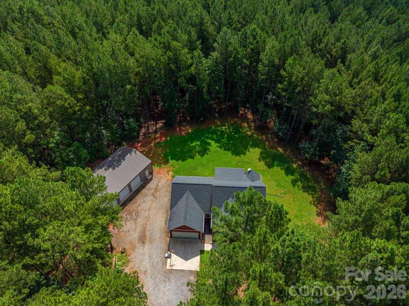 511 Carter Trail, Lincolnton, NC 28092.  MLS# CAR4413142, YatesRealty ID 43210. 