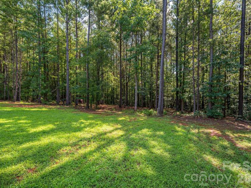 511 Carter Trail, Lincolnton, NC 28092.  MLS# CAR4413142, YatesRealty ID 43210. 