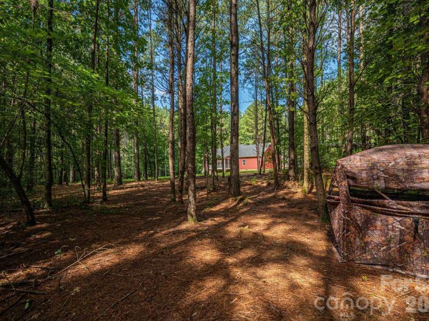 511 Carter Trail, Lincolnton, NC 28092.  MLS# CAR4413142, YatesRealty ID 43210. 