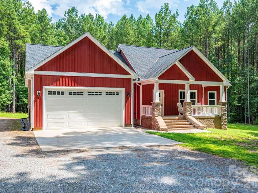 511 Carter Trail, Lincolnton, NC 28092.  MLS# CAR4413142, YatesRealty ID 43210. 