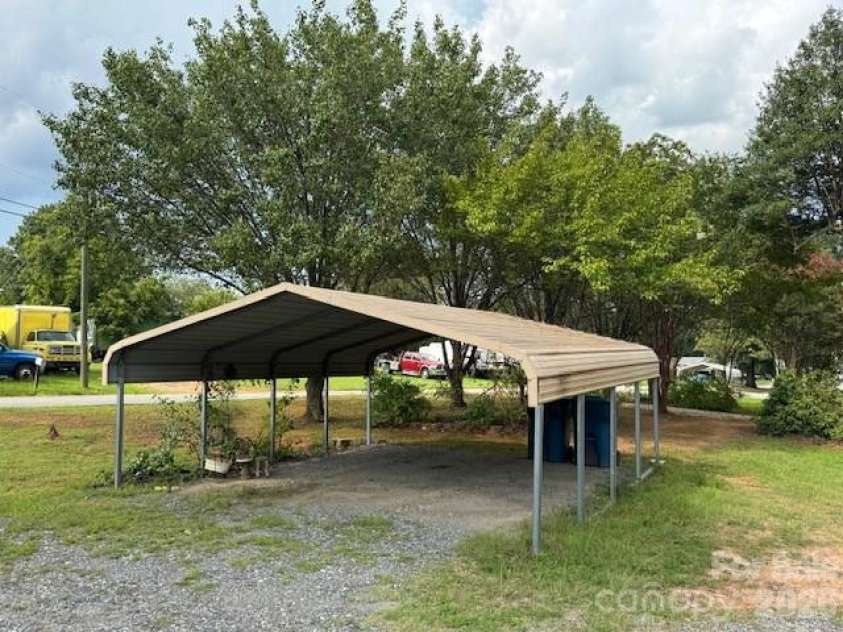 509 21st Street, Hickory, NC 28602.  MLS# CAR4413508, YatesRealty ID 43212. 