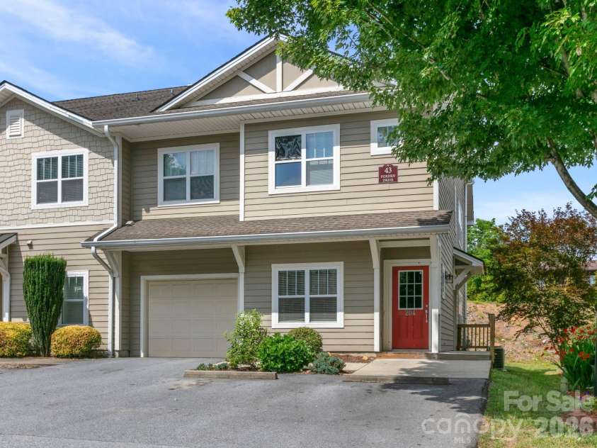 43 Foxden Drive, Fletcher, NC 28732.  MLS# CAR4396841, YatesRealty ID 43213. 