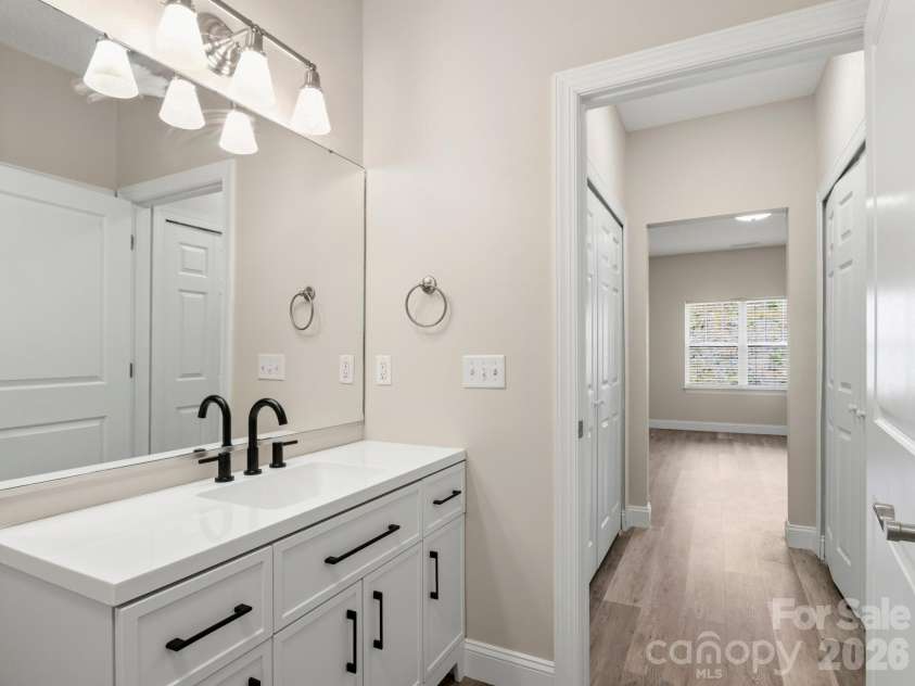 43 Foxden Drive, Fletcher, NC 28732.  MLS# CAR4396841, YatesRealty ID 43213. 