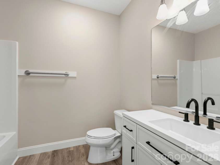 43 Foxden Drive, Fletcher, NC 28732.  MLS# CAR4396841, YatesRealty ID 43213. 