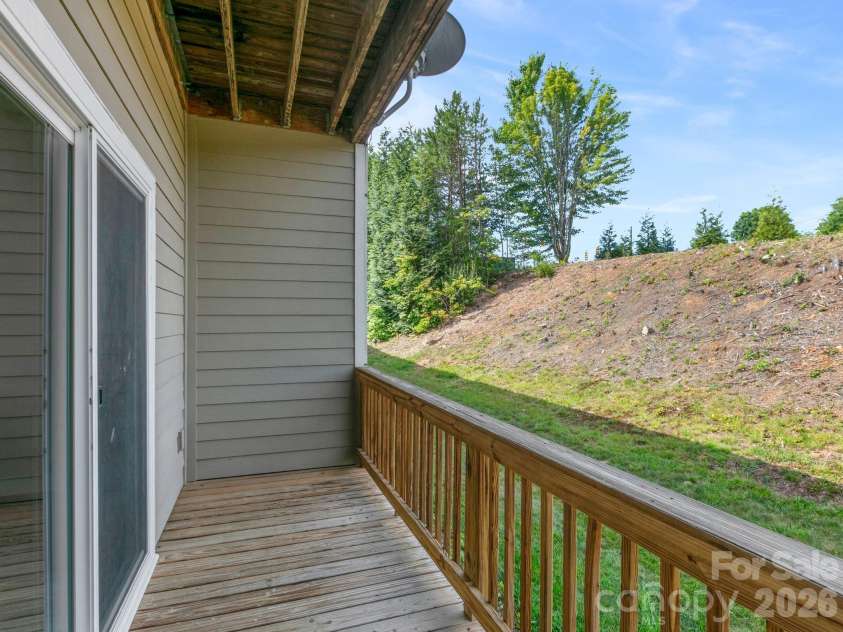 43 Foxden Drive, Fletcher, NC 28732.  MLS# CAR4396841, YatesRealty ID 43213. 