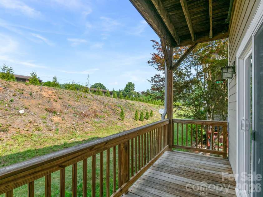 43 Foxden Drive, Fletcher, NC 28732.  MLS# CAR4396841, YatesRealty ID 43213. 