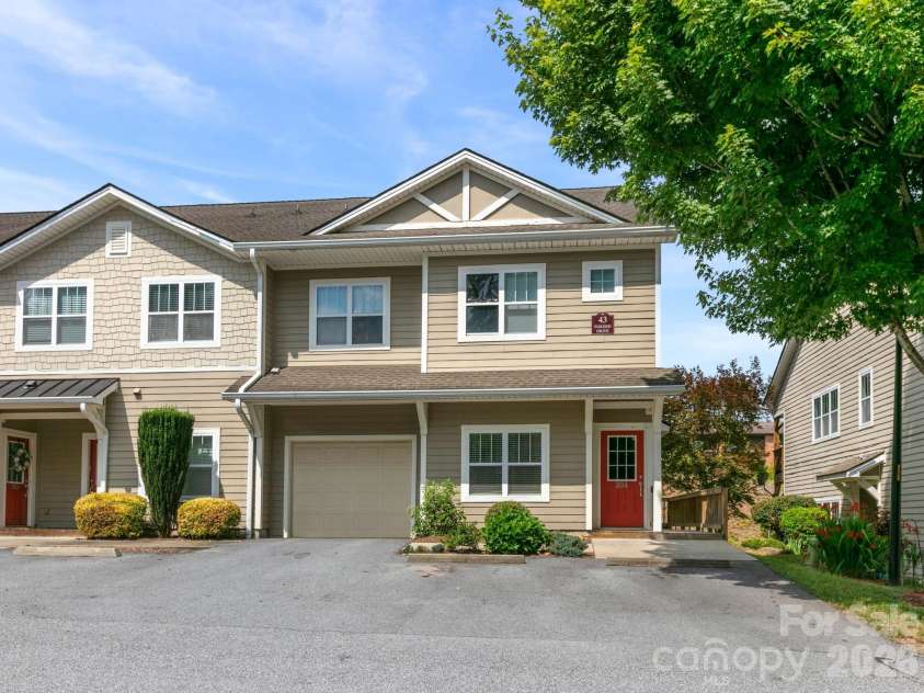 43 Foxden Drive, Fletcher, NC 28732.  MLS# CAR4396841, YatesRealty ID 43213. 