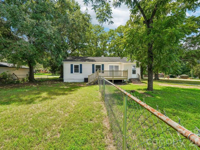 808 Lowery Street, Shelby, NC 28152.  MLS# CAR4413554, YatesRealty ID 43216. 