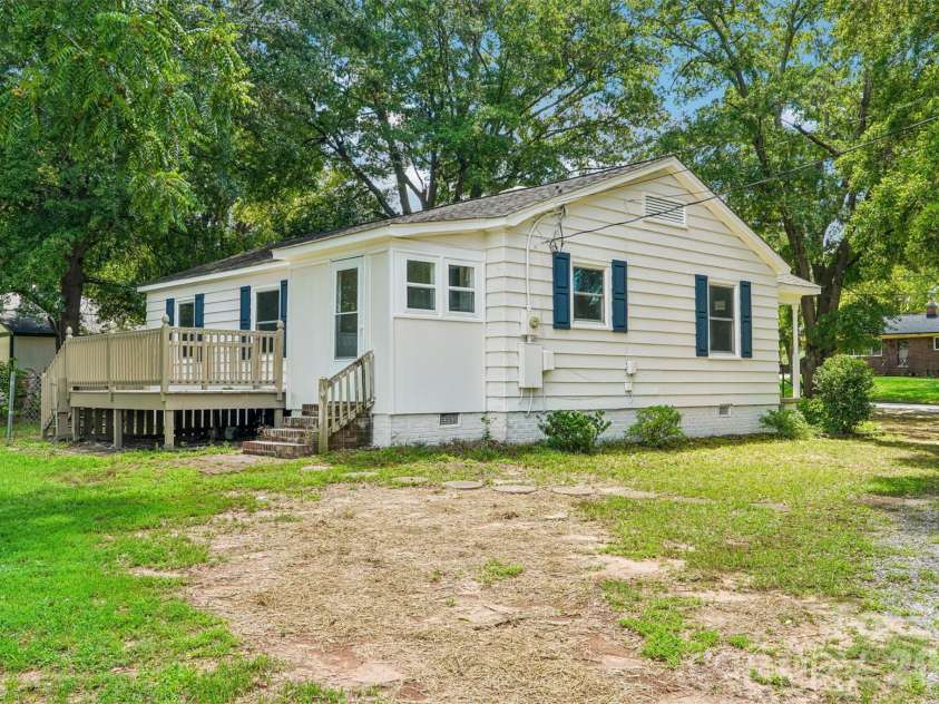 808 Lowery Street, Shelby, NC 28152.  MLS# CAR4413554, YatesRealty ID 43216. 