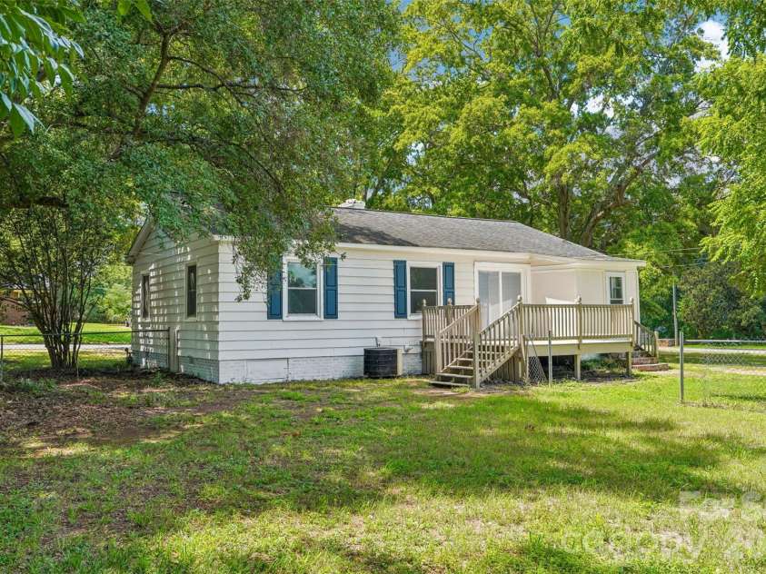 808 Lowery Street, Shelby, NC 28152.  MLS# CAR4413554, YatesRealty ID 43216. 