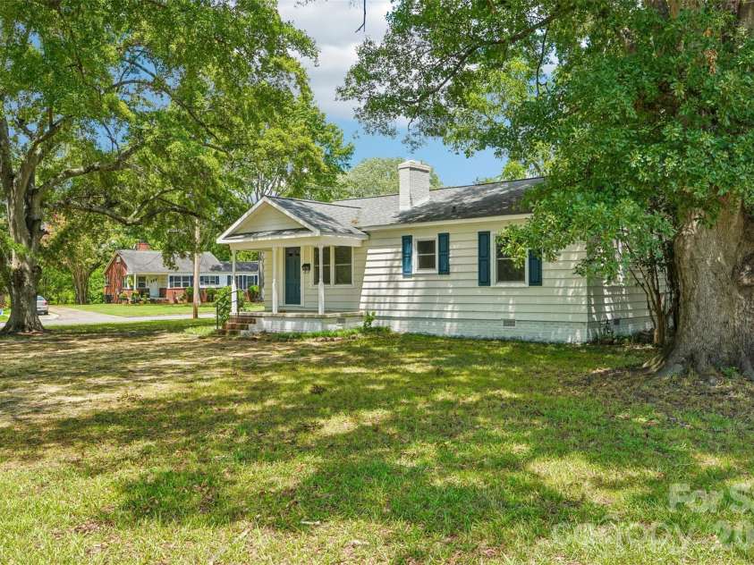 808 Lowery Street, Shelby, NC 28152.  MLS# CAR4413554, YatesRealty ID 43216. 