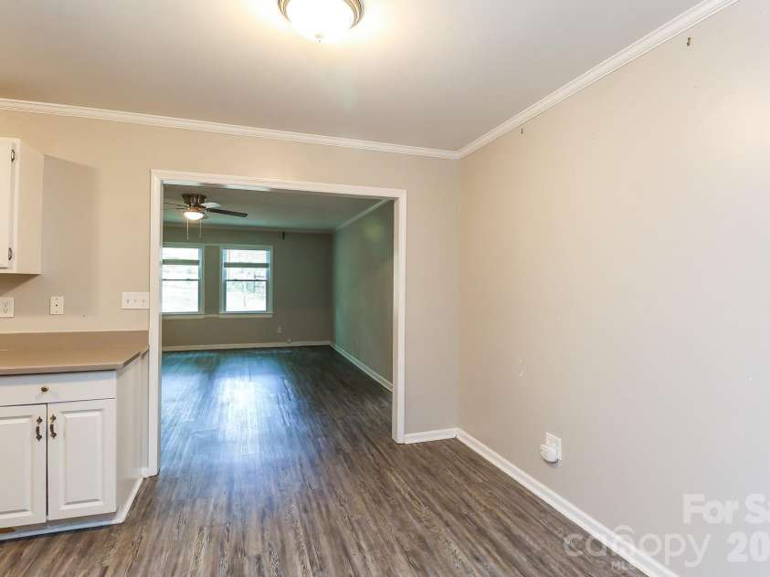 6424 Springfield Drive, Charlotte, NC 28212.  MLS# CAR4413387, YatesRealty ID 43217. 