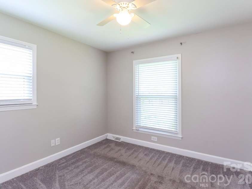 6424 Springfield Drive, Charlotte, NC 28212.  MLS# CAR4413387, YatesRealty ID 43217. 