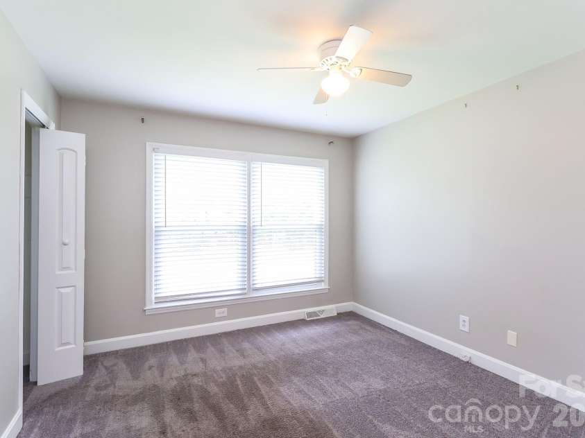 6424 Springfield Drive, Charlotte, NC 28212.  MLS# CAR4413387, YatesRealty ID 43217. 
