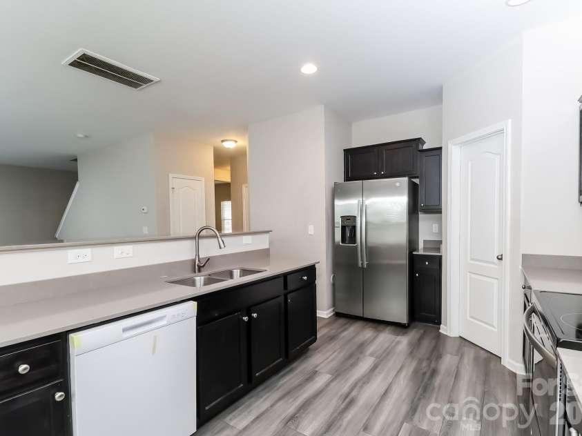 6237 Sydney Mae Lane, Charlotte, NC 28262.  MLS# CAR4413394, YatesRealty ID 43218. 