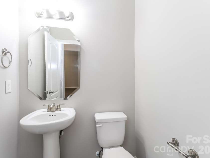 6237 Sydney Mae Lane, Charlotte, NC 28262.  MLS# CAR4413394, YatesRealty ID 43218. 
