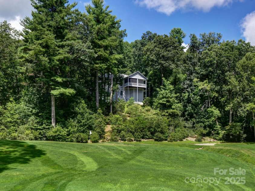 206 Glenroy Court, Flat Rock, NC 28731.  MLS# CAR4260641, YatesRealty ID 4322. 