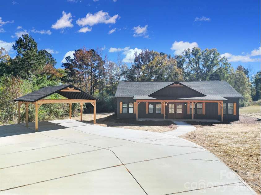 230 Doc Garris Road, Lancaster, SC 29720.  MLS# CAR4289398, YatesRealty ID 4322. 