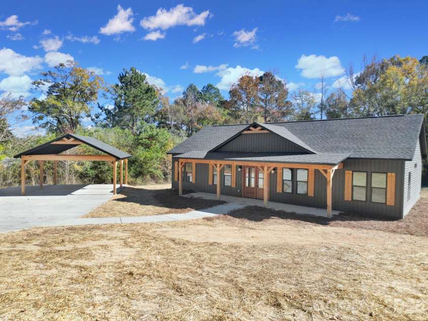 230 Doc Garris Road, Lancaster, SC 29720.  MLS# CAR4289398, YatesRealty ID 4322. 