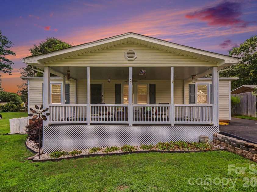 104 Main Street, Belmont, NC 28012.  MLS# CAR4408838, YatesRealty ID 43221. 